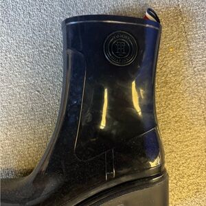 Tommy Hilfiger Women's Navy Gloss Rain Boots